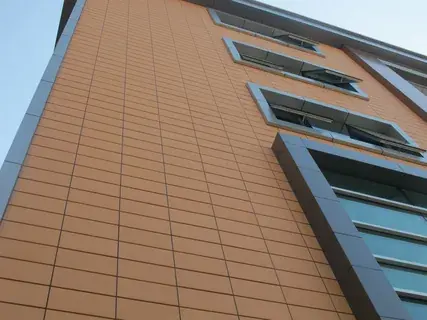 Façade surface and application detail — 04